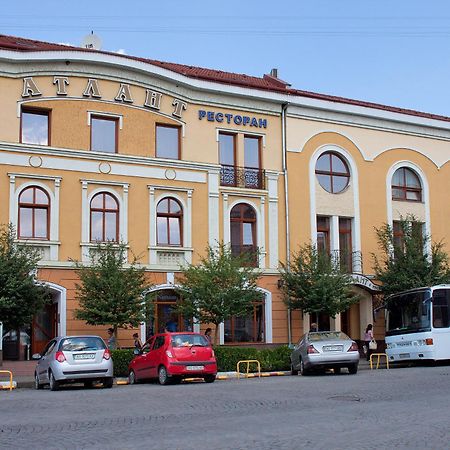 Atlant Hotel Uschhorod Exterior foto
