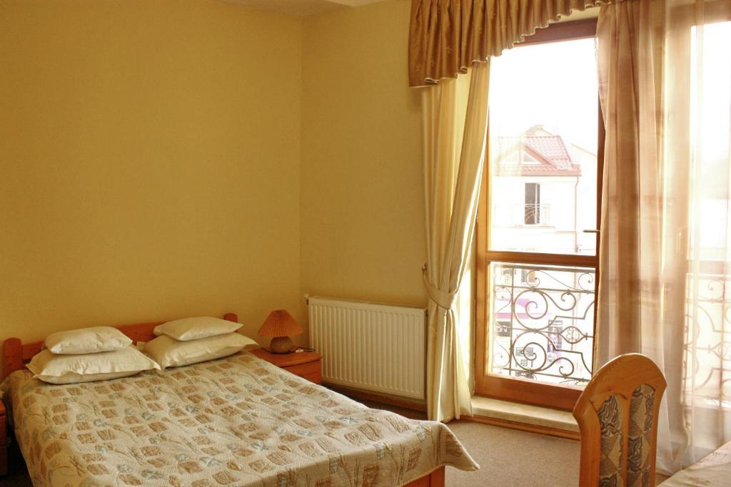 Atlant Hotel Uschhorod Zimmer foto