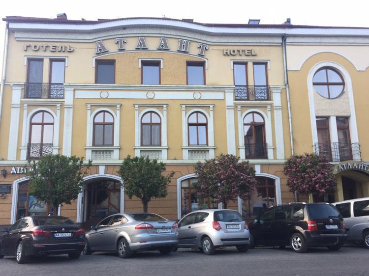 Atlant Hotel Uschhorod Exterior foto