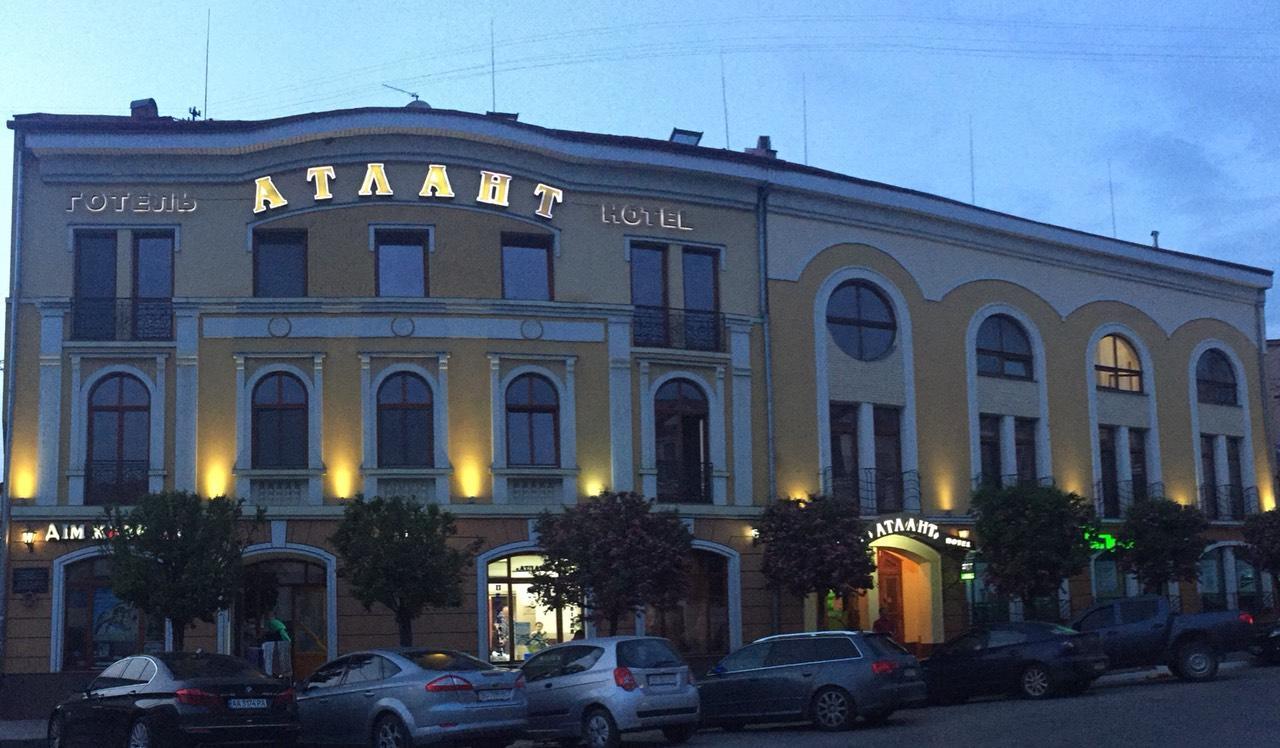 Atlant Hotel Uschhorod Exterior foto